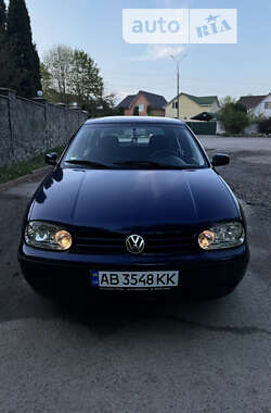 Хетчбек Volkswagen Golf 2002 в Вінниці