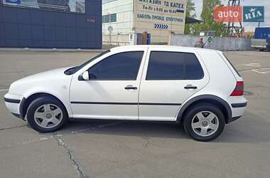 Хэтчбек Volkswagen Golf 2000 в Киеве