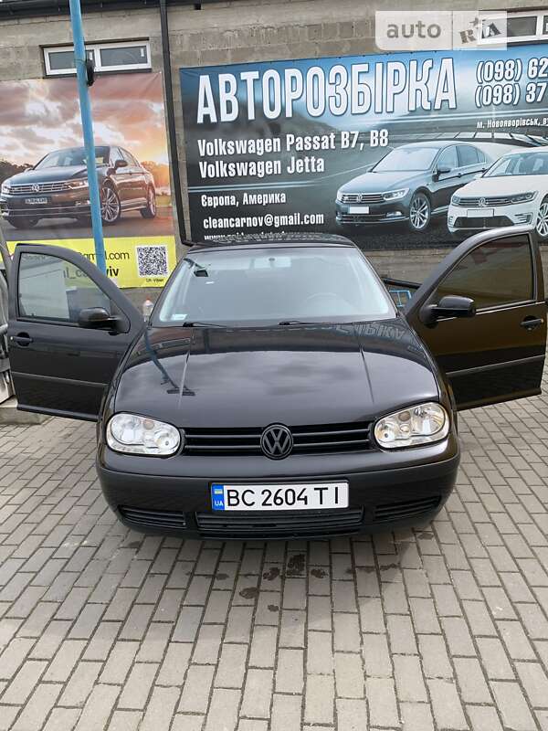 Хэтчбек Volkswagen Golf 1999 в Новояворовске