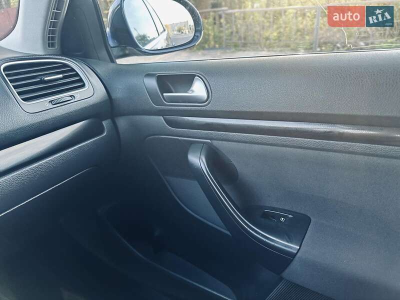 Універсал Volkswagen Golf 2010 в Козятині