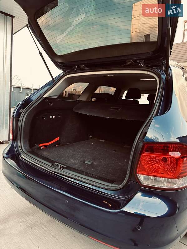 Універсал Volkswagen Golf 2010 в Козятині