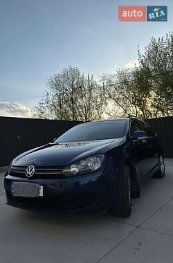 Универсал Volkswagen Golf 2010 в Казатине