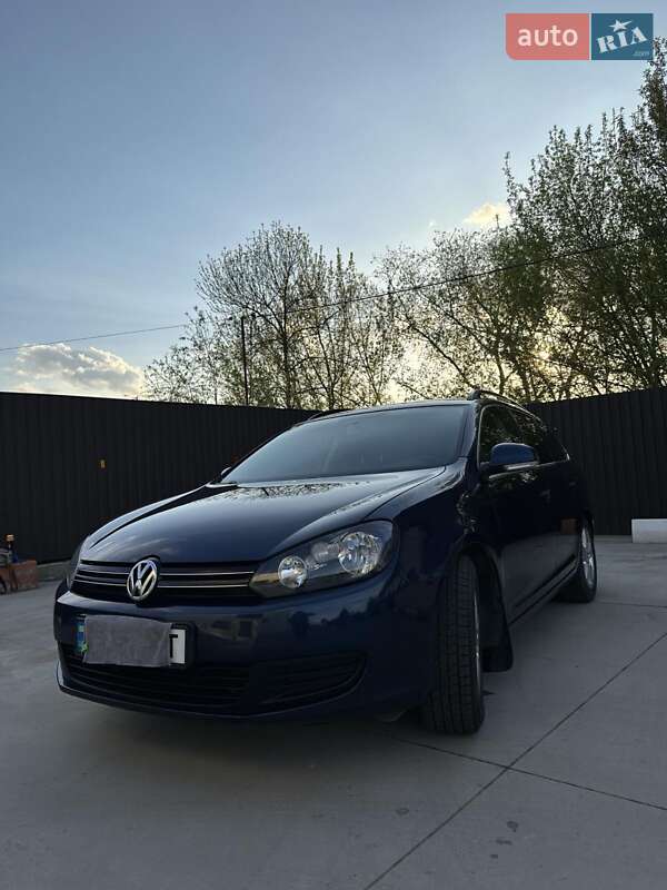 Універсал Volkswagen Golf 2010 в Козятині