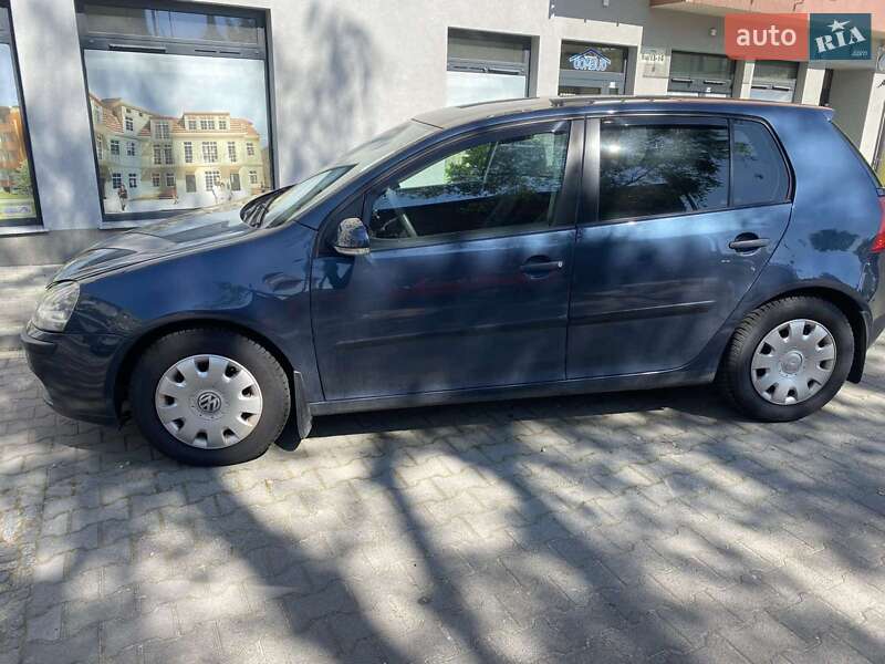 Volkswagen Golf 2004