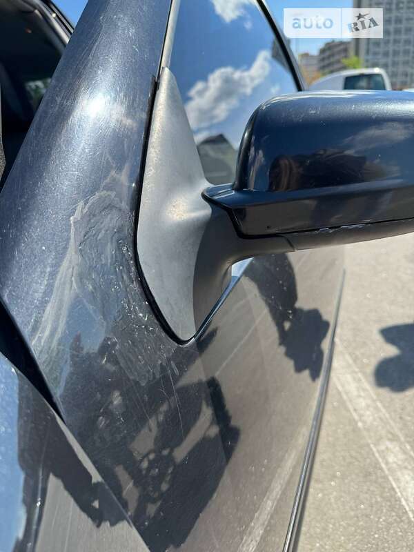 Хэтчбек Volkswagen Golf 2003 в Киеве