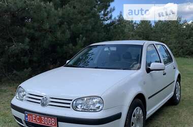 Хэтчбек Volkswagen Golf 2002 в Луцке