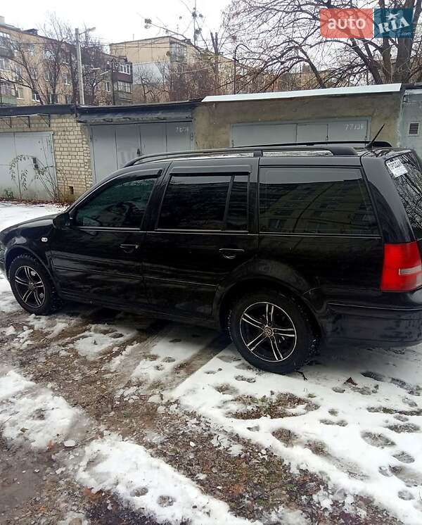 Volkswagen Golf 2003