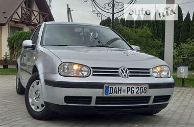 Хетчбек Volkswagen Golf 2002 в Самборі