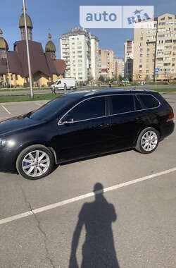 Універсал Volkswagen Golf 2010 в Івано-Франківську