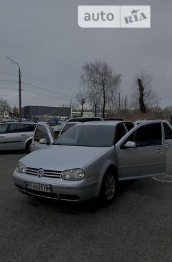 Хетчбек Volkswagen Golf 2003 в Вінниці