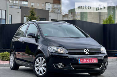 Хэтчбек Volkswagen Golf 2010 в Луцке