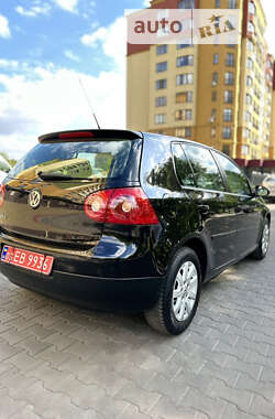 Хетчбек Volkswagen Golf 2006 в Луцьку