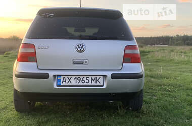 Хэтчбек Volkswagen Golf 2003 в Змиеве