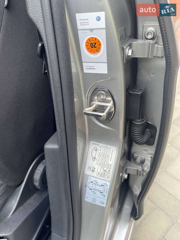 Універсал Volkswagen Golf 2017 в Запоріжжі