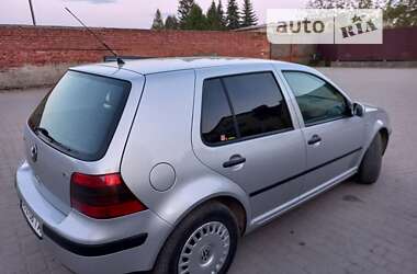 Хэтчбек Volkswagen Golf 2002 в Самборе