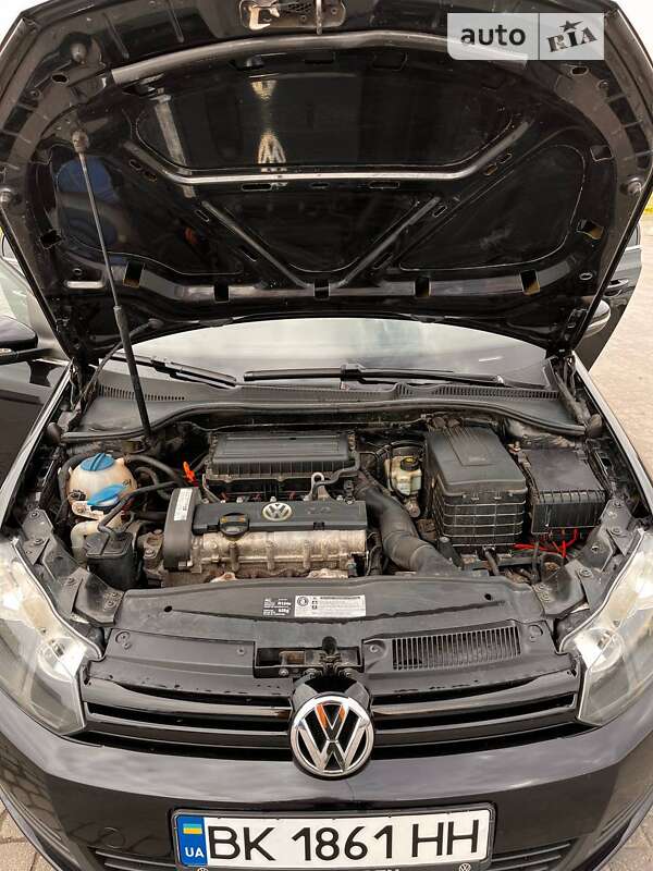 Хетчбек Volkswagen Golf 2009 в Дубні