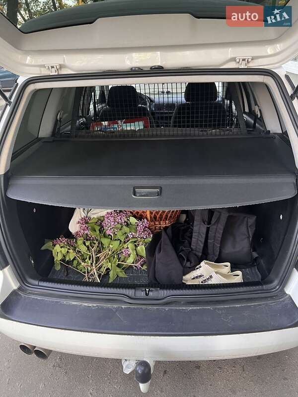 Універсал Volkswagen Golf 2000 в Хмельницькому