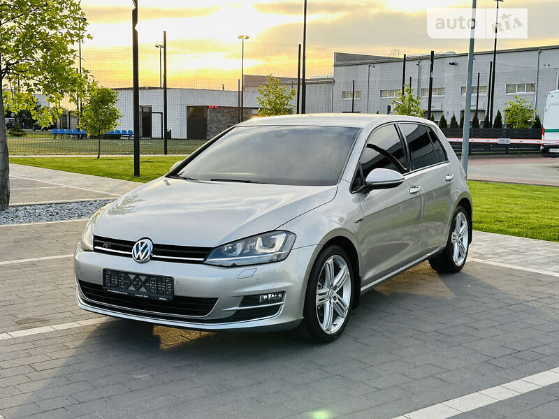 Хетчбек Volkswagen Golf 2016 в Мукачевому