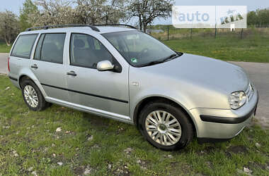 Универсал Volkswagen Golf 2000 в Киеве