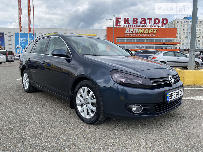 Универсал Volkswagen Golf 2010 в Черновцах