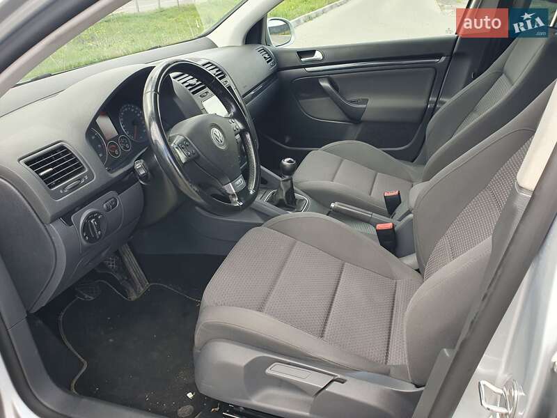 Хетчбек Volkswagen Golf 2008 в Луцьку