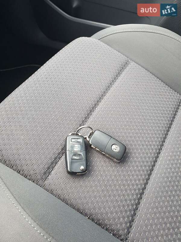 Хетчбек Volkswagen Golf 2008 в Луцьку