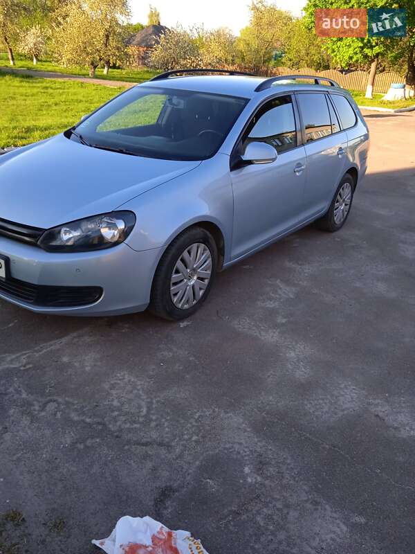 Універсал Volkswagen Golf 2010 в Коростені