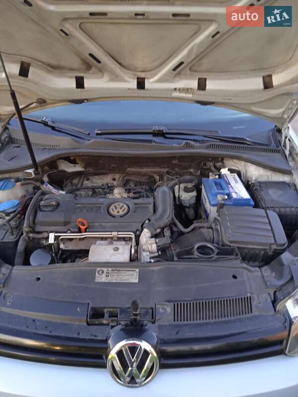 Універсал Volkswagen Golf 2010 в Коростені