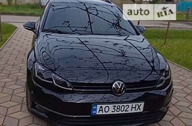 Універсал Volkswagen Golf 2017 в Мукачевому