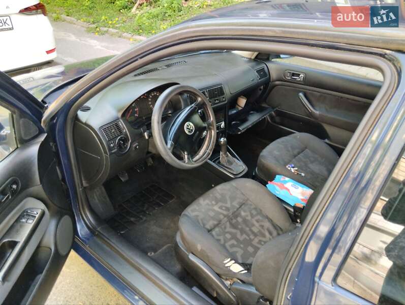 Хэтчбек Volkswagen Golf 1999 в Киеве