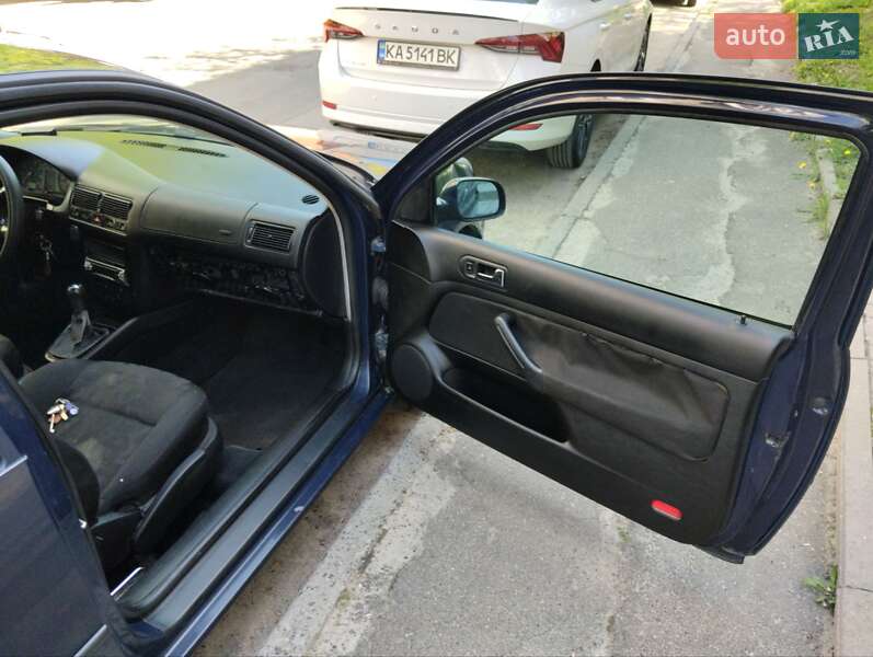 Хэтчбек Volkswagen Golf 1999 в Киеве