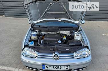 Хэтчбек Volkswagen Golf 2003 в Черкассах