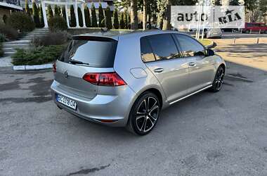 Хэтчбек Volkswagen Golf 2014 в Ровно