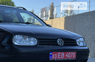 Універсал Volkswagen Golf 2002 в Луцьку