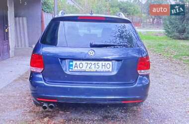 Универсал Volkswagen Golf 2010 в Берегово