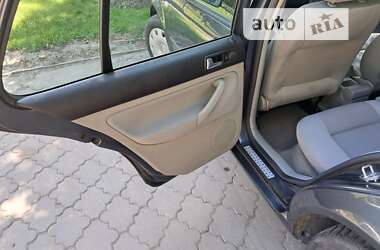 Хэтчбек Volkswagen Golf 2002 в Сумах