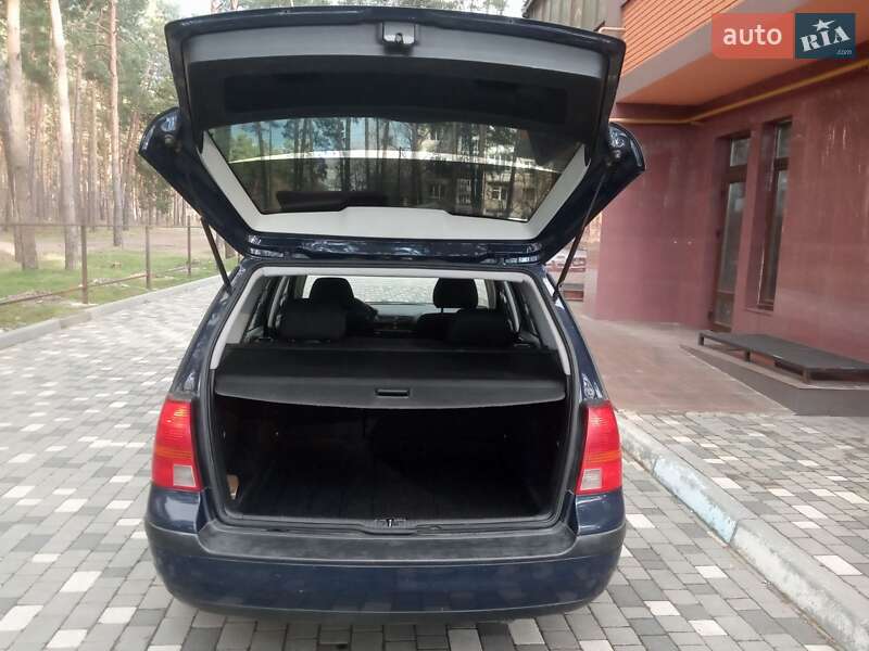 Універсал Volkswagen Golf 2002 в Славуті