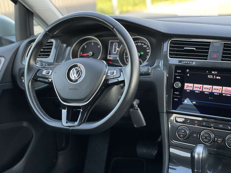 Универсал Volkswagen Golf 2019 в Калуше