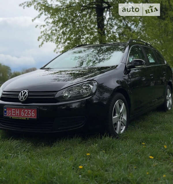 Универсал Volkswagen Golf 2010 в Луцке