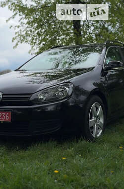 Універсал Volkswagen Golf 2010 в Луцьку