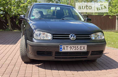 Хэтчбек Volkswagen Golf 2002 в Ивано-Франковске
