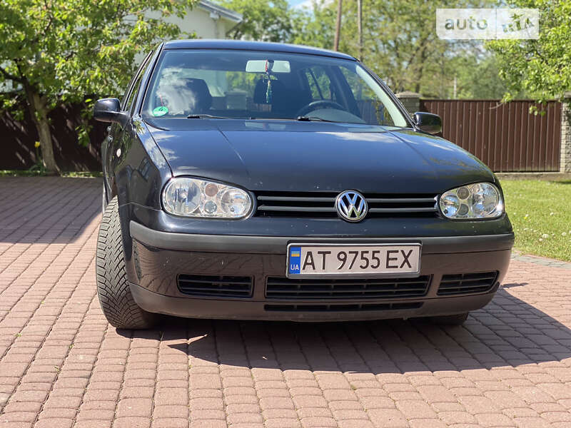 Хетчбек Volkswagen Golf 2002 в Івано-Франківську