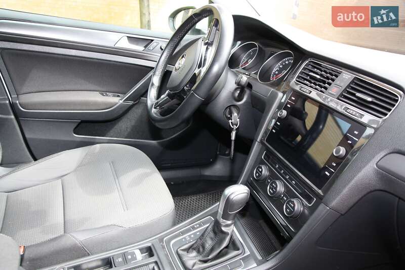 Универсал Volkswagen Golf 2017 в Кропивницком фото 22 Универсал Volkswagen Golf 2017 в Кропивницком