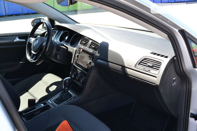 Універсал Volkswagen Golf 2019 в Дубні