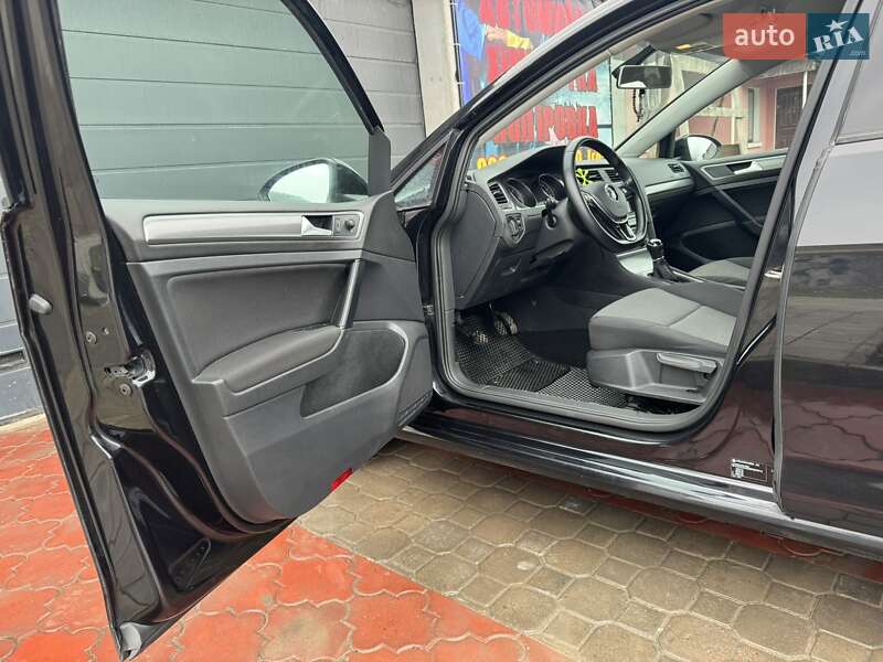 Универсал Volkswagen Golf 2014 в Кременце