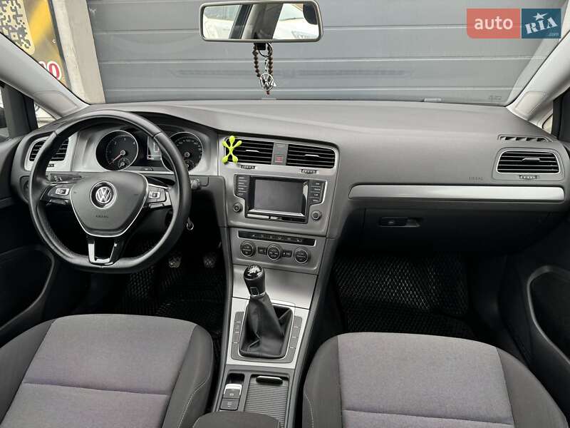 Универсал Volkswagen Golf 2014 в Кременце