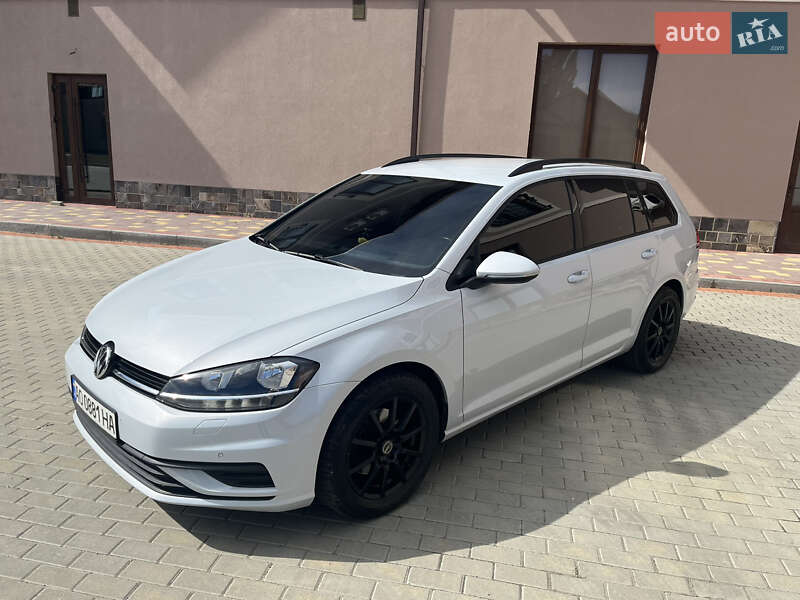Универсал Volkswagen Golf 2017 в Мукачево