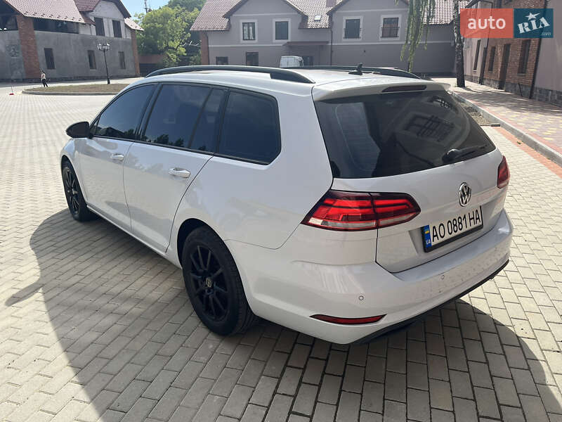 Универсал Volkswagen Golf 2017 в Мукачево