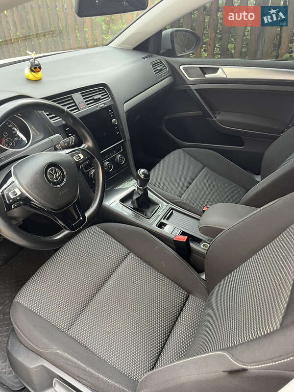 Универсал Volkswagen Golf 2017 в Мукачево