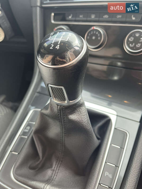 Универсал Volkswagen Golf 2017 в Мукачево